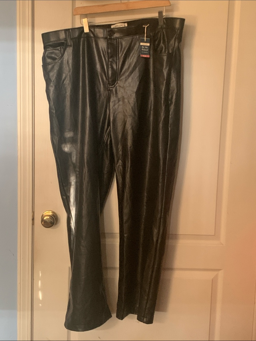 Abercrombie & Fitch Curve Love Relaxed Ultra High-Rise Black vegan leather Pants